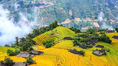 Travel guide to Dong Van Karst Plateau Geopark for foreigners