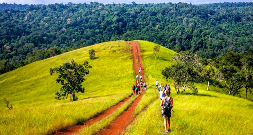 The road to explore Mondulkiri