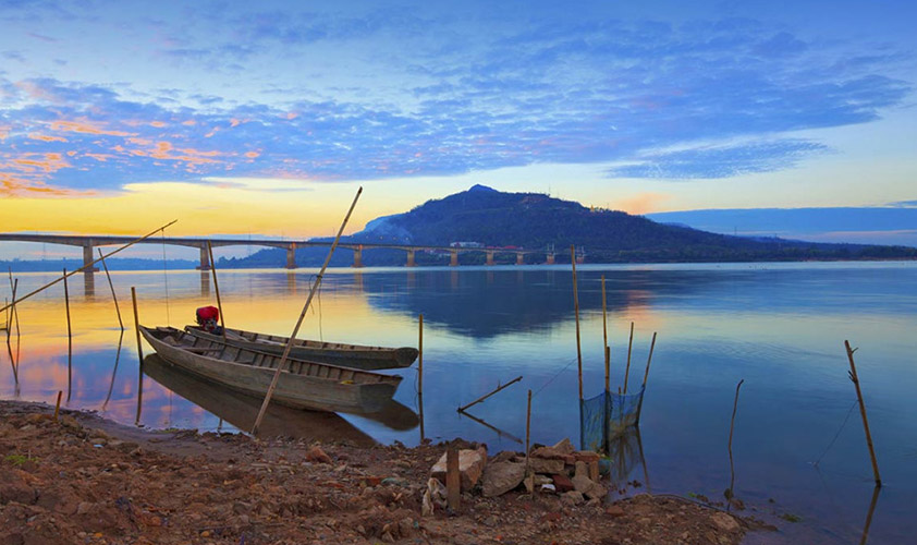 Pakse is most easily reached by air
