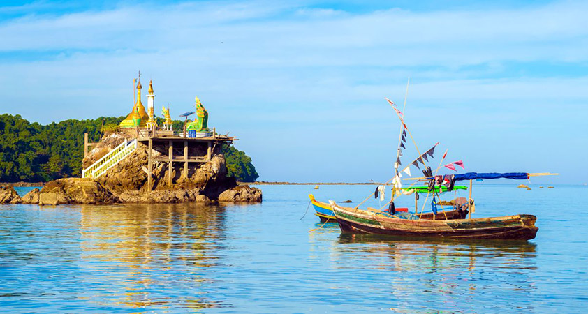 The typical feature of Ngapali beach