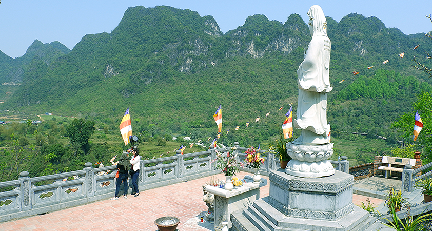 The open view towards other attractions in the area