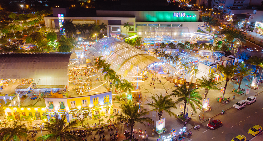 A lot of activities available at these night market places to visit in Da Nang