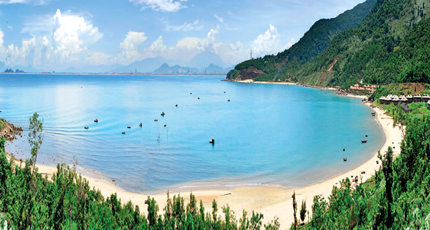 It is exciting to immerse in the blue water in hot summer