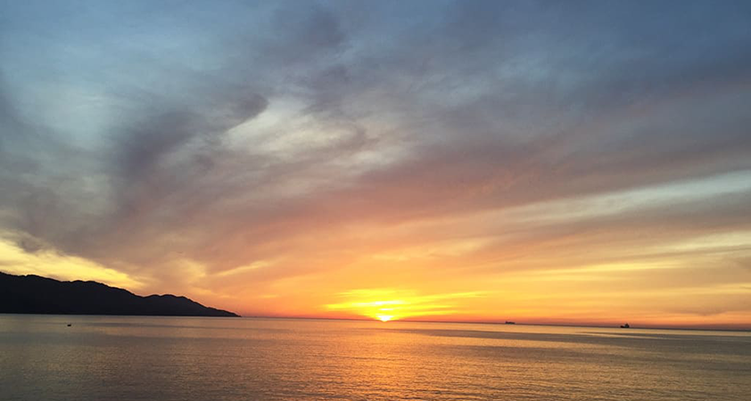 Admire the moment of sunrise in an early morning