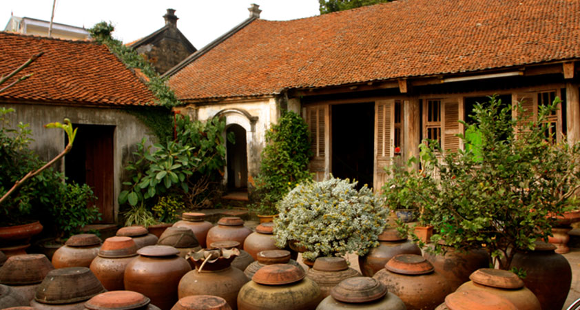 Duong Lam red brick houses are the referable places to visit in Hanoi Vietnam