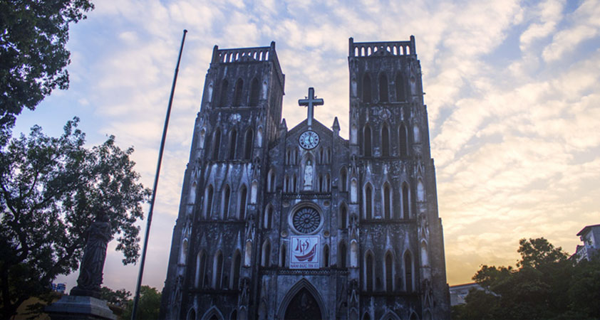 St. Joseph''s Catherdral Hanoi construction was inspired by Cathédrale Notre-Dame de Paris