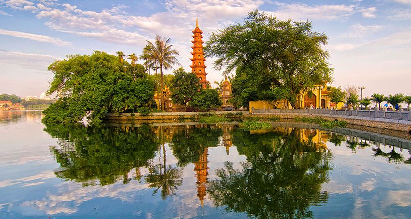 Discovering Asian architecture in Tran Quoc Pagoda