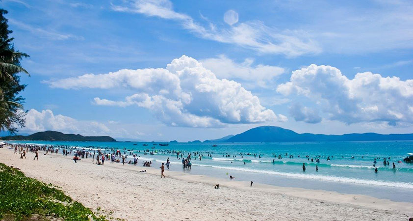The pristine beauty of Cua Dai beach 