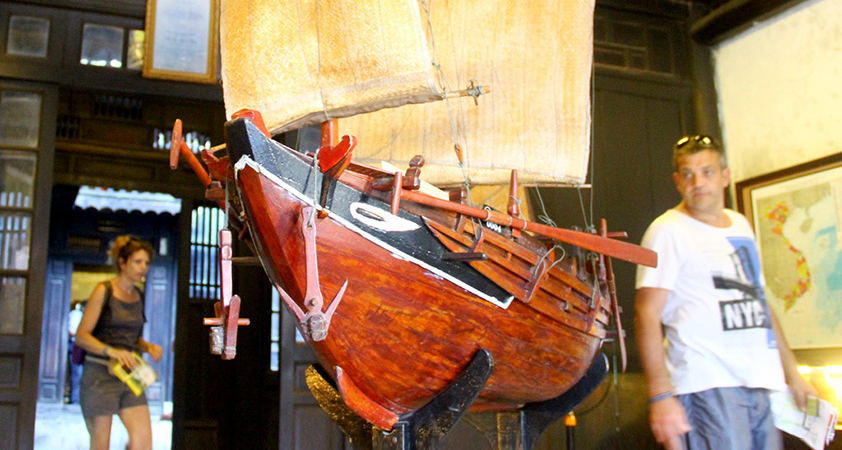 A mini pattern of the boat design at this time