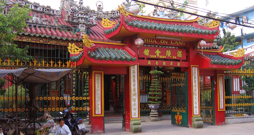 The place gives you a peaceful atmosphere to enjoy