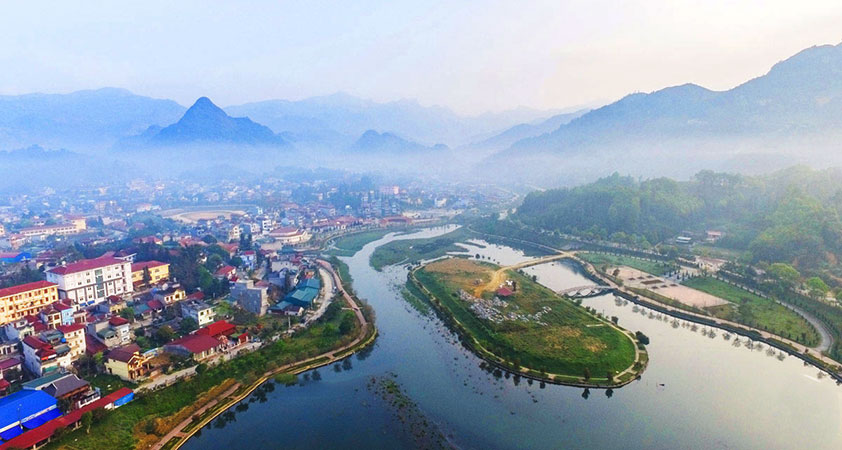 Bac Ha market Sapa is located alongside a big river