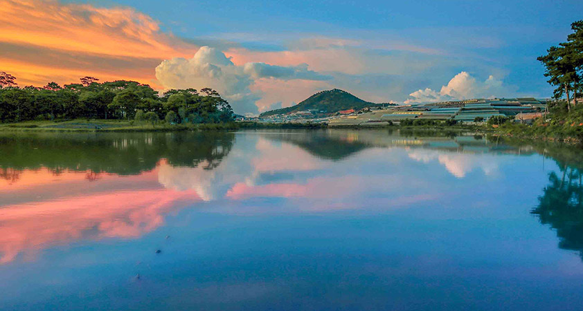 Lake of Sorrow is located approximately 5 km northeast of the city