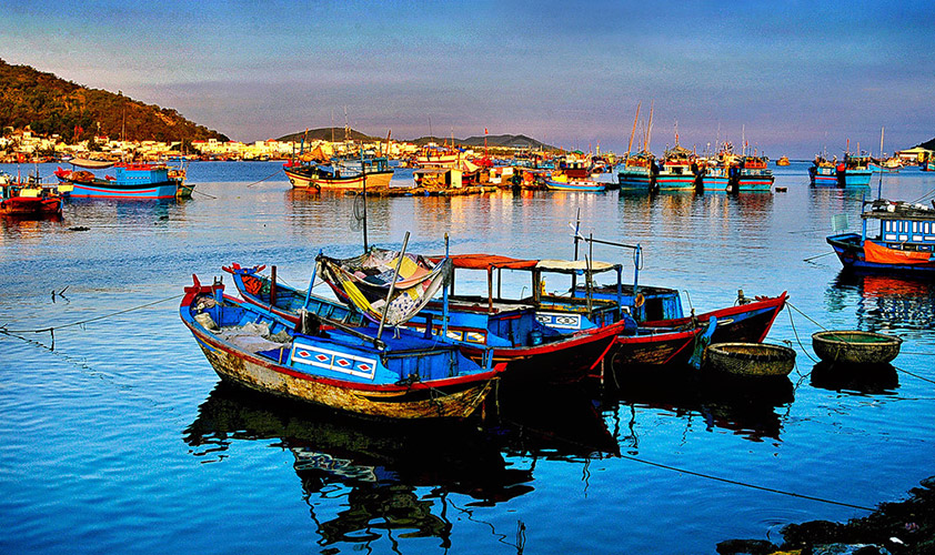 The beauty of Nha Trang island at night