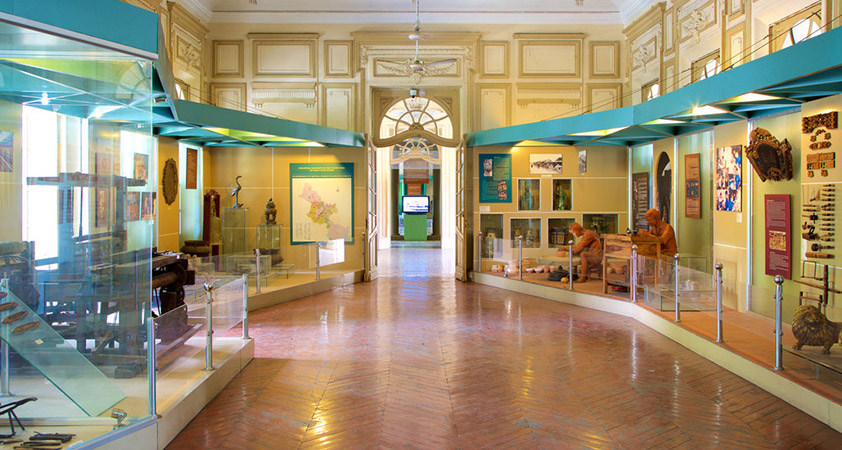 Ho Chi Minh City Museum (formerly the Revolutionary Museum) contains artefacts, such as weapons, uniforms, medals and old photos, from the period of Communist struggle against the French and the Americans