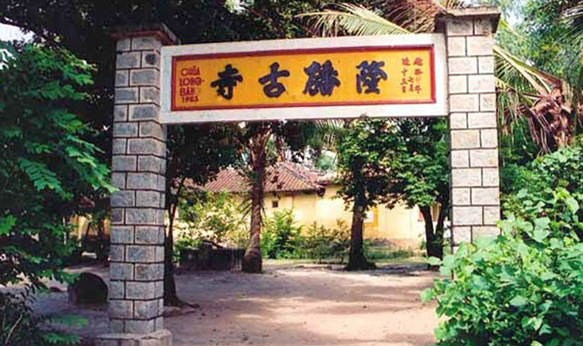 Niet Ban tinh Xa is also known as Chua Phat Nam or the Pagoda of the Lying Buddha