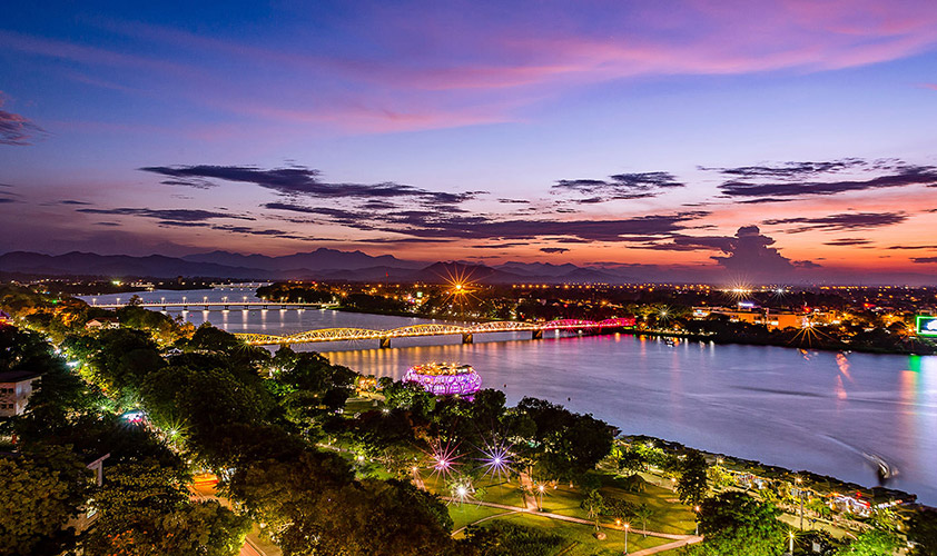 The beauty of Hue at night