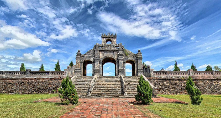 The Temple of Letters is a worship temple founded by the Nguyen dynasty to dedicate to celebrated scholars of Confucianism