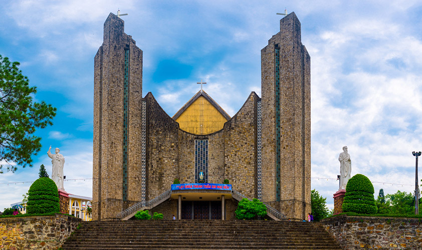 The Phu Cam Cathedral is located in Phuoc Vinh Ward, Hue City