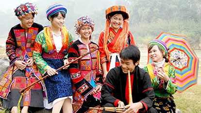Taste local specialties at Khau Vai Love Market on Ha Giang tour
