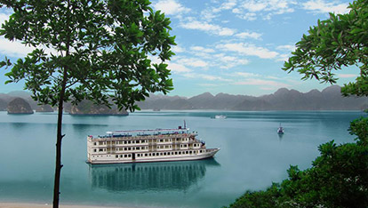 Huong Hai Sealife junk on Halong Bay | 2 days 1 night