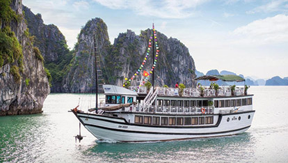 Swan Junk on Halong Bay | 2 days 1 night