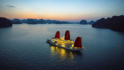 Syrena Junk on Halong Bay | 2 days 1 night