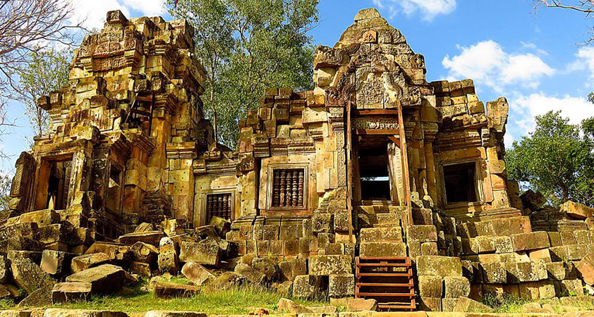 Ek Phnom Temple