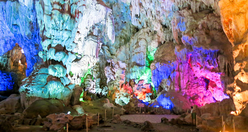 Me Cung Cave