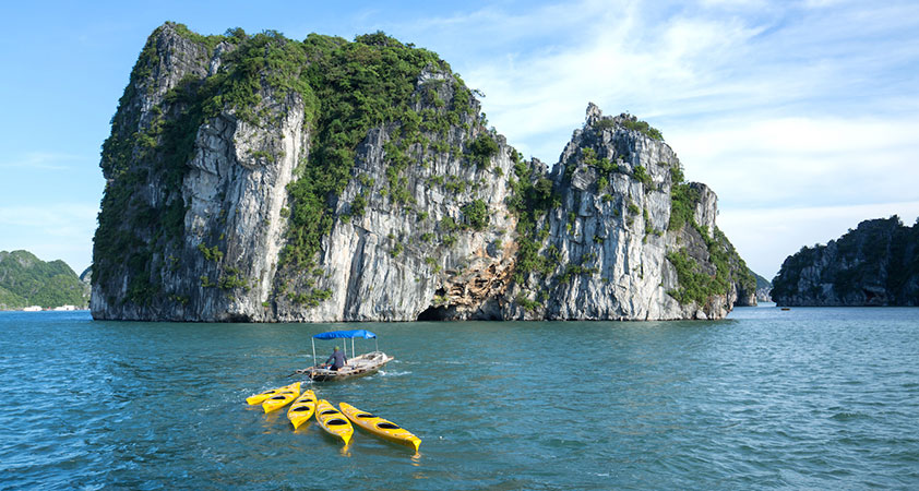Bai Tu Long Bay