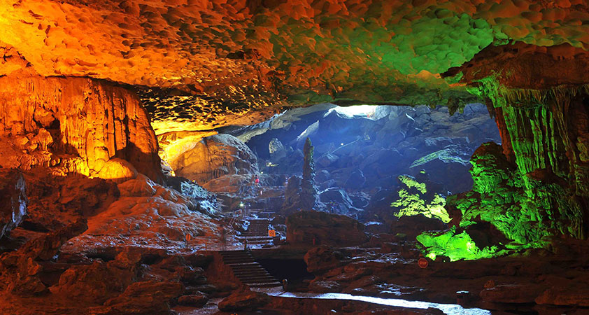 Thien Canh Son Cave