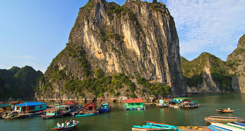 Cua Van floating village