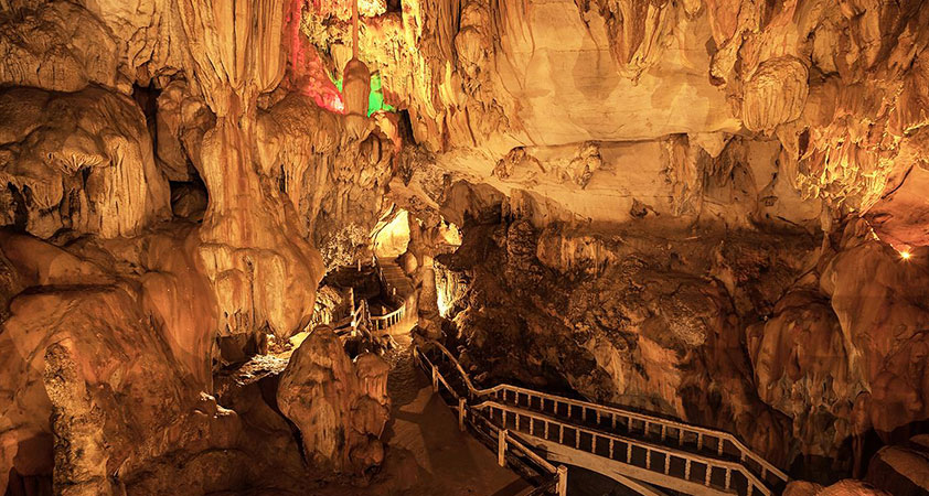 Pak Ou caves