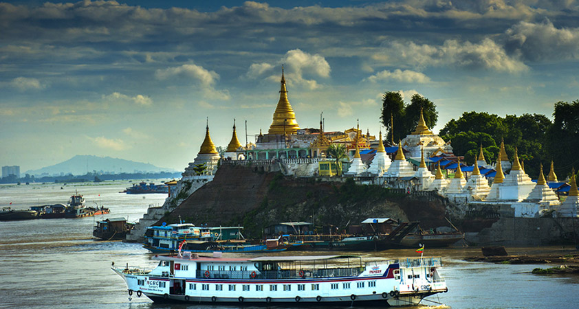 Cruise trip on Mekong River