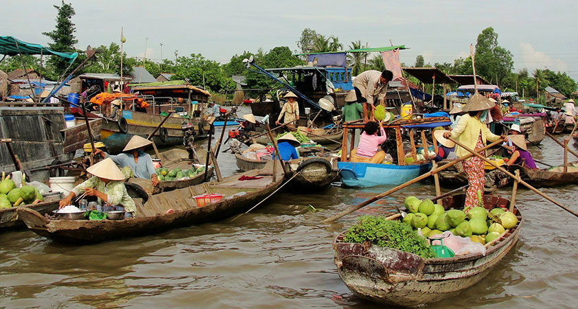 Cai Rang floating market