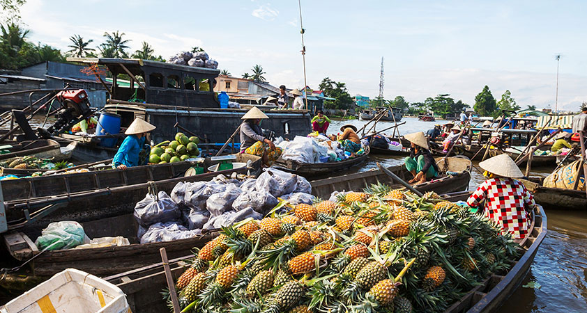 Cai Be floating market
