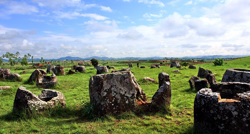 ???Plan of Jars??? is an impressive archaeological site where hundreds of large stone jars are littered all over the plateau