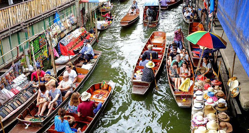 Damnoen Saduak Floating Market
