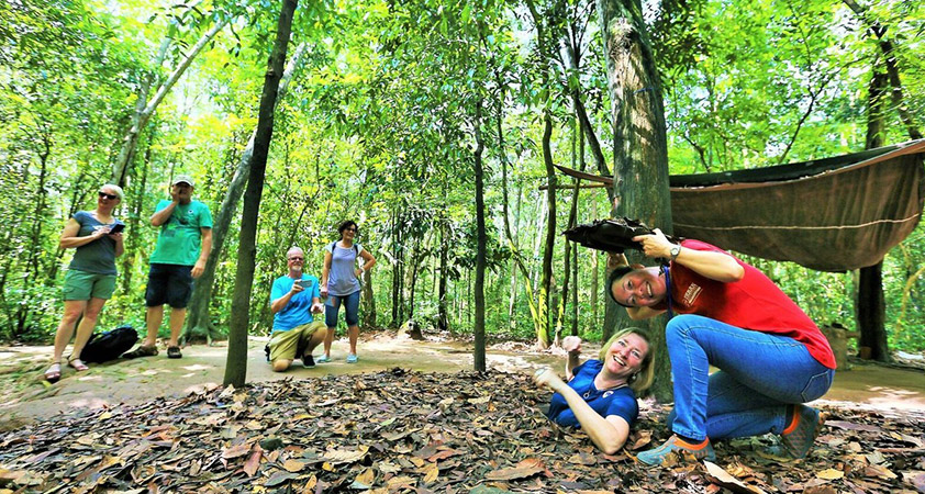 ??A visit to the Cu Chi Tunnels
