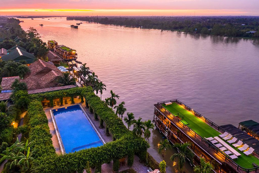Mekong Lodge in the riverside