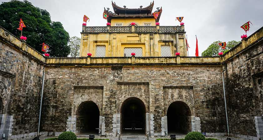 Visit Imperial Citedal of Thang Long in Hanoi