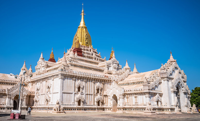 After lunch, you make a visit to Ananda, known as a masterpiece of the early-style temple with two original standing Buddha images
