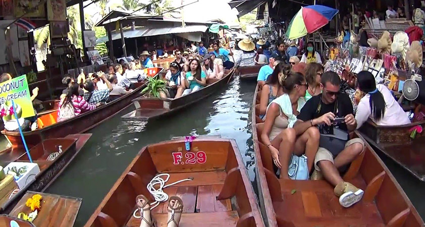 Damnoen Saduak Floating Market