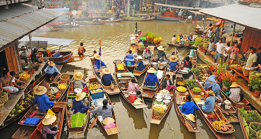 Damnoen Saduak Floating Market