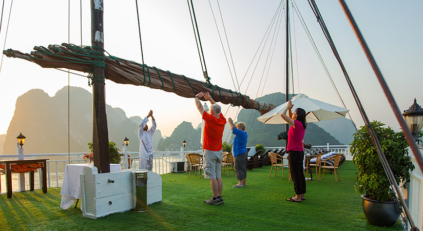 You start the last day of the tour by a Tai Chi lesson
