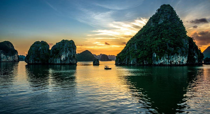 The beauty of Halong at night