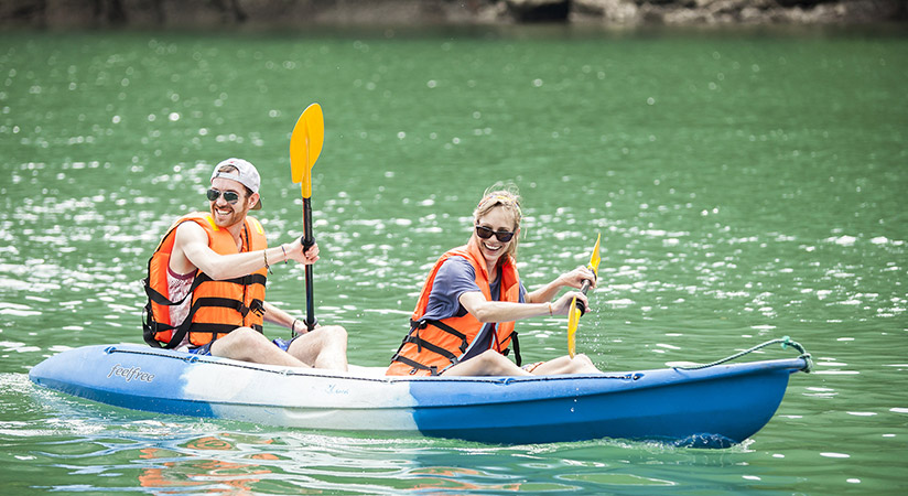 Go paddling by kayak around TiTop island 