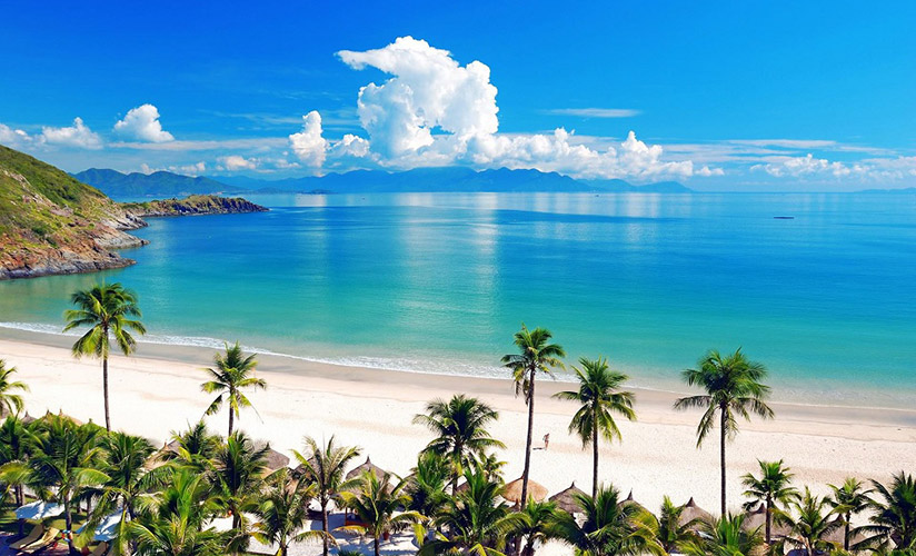 Enjoy yourself at Da Nang beautiful beach