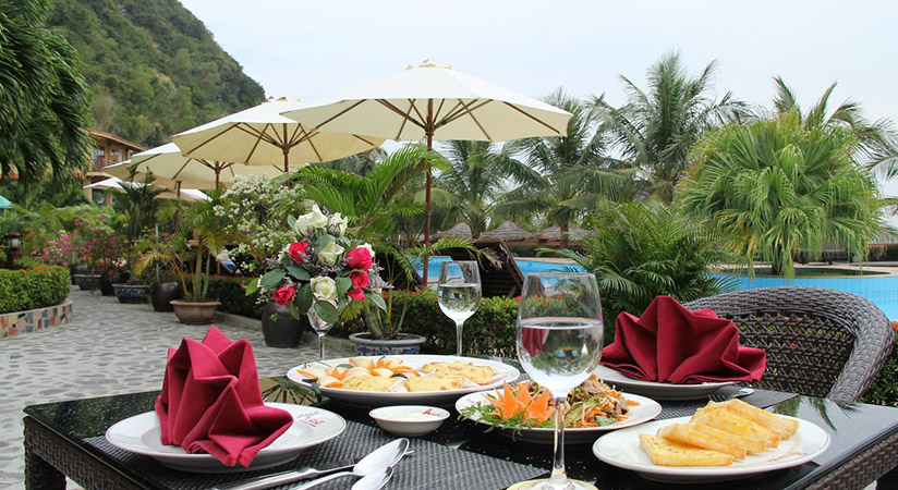 Have breakfast then coming back to Hanoi