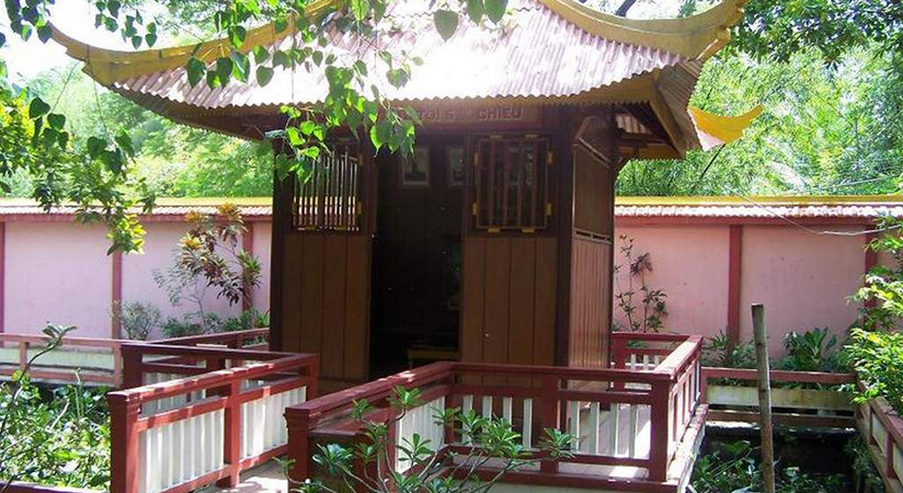 You can not miss the visit of Ngoc Vien pagoda, the mixture of the amazing architect and surrounding scenery 