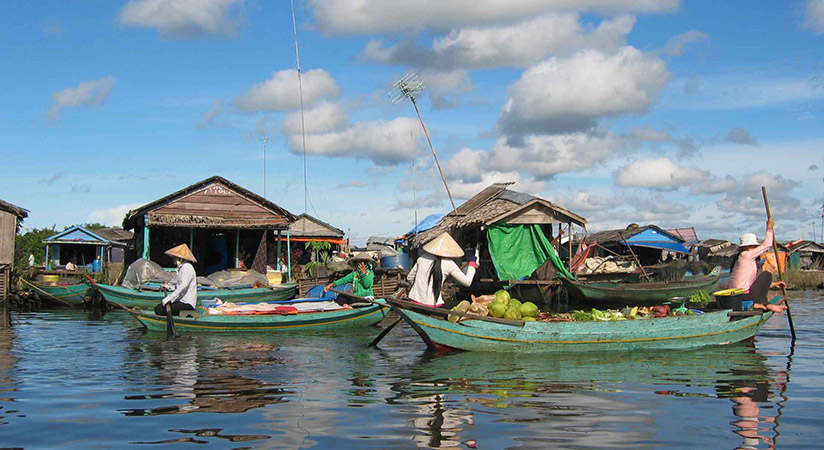Cai Rang floating market in the early morning